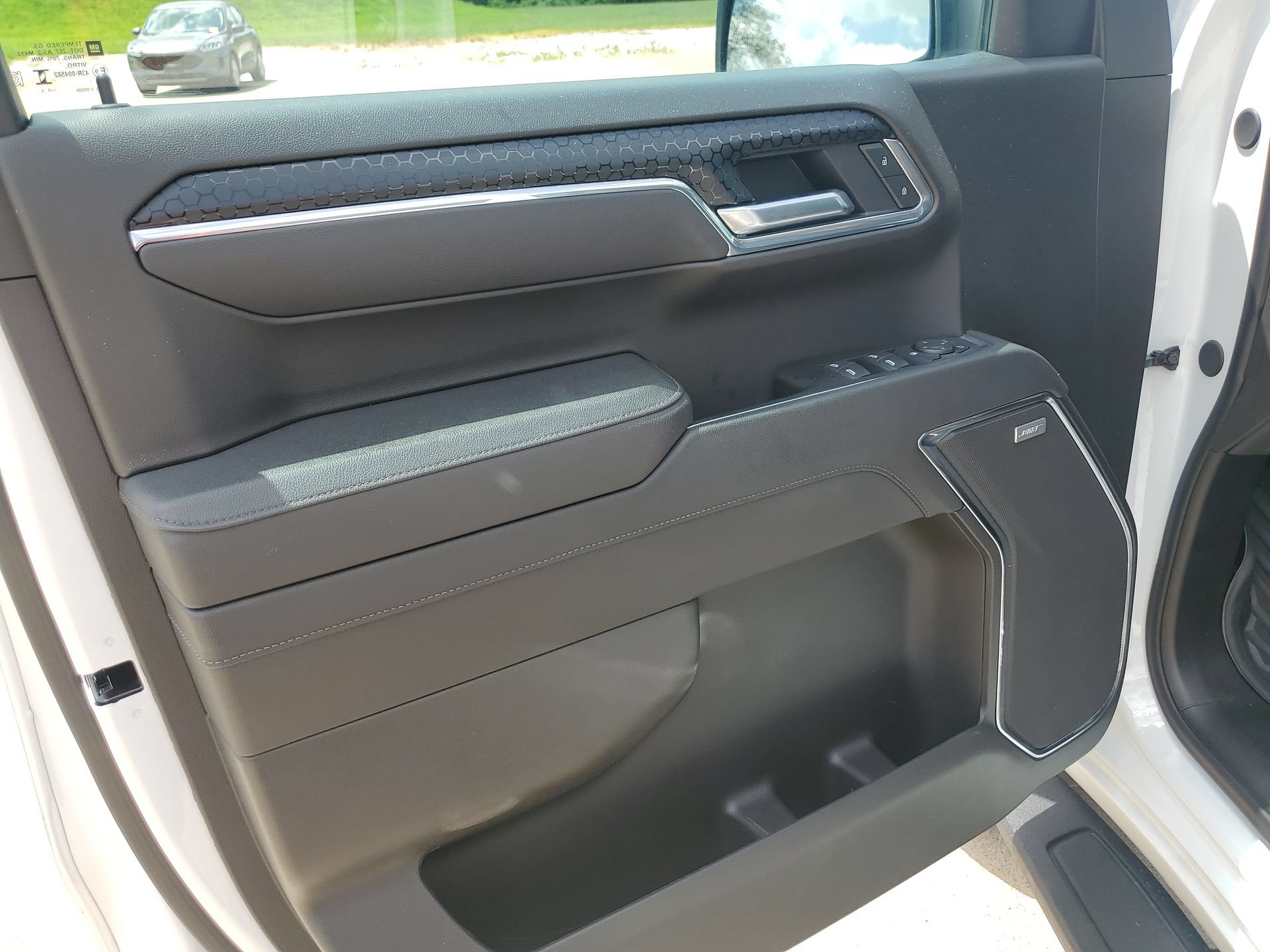 Used 2025 Chevrolet Silverado 1500 LT Trail Boss w/ LT Trail Boss Premium Package AWD/4WD image 30