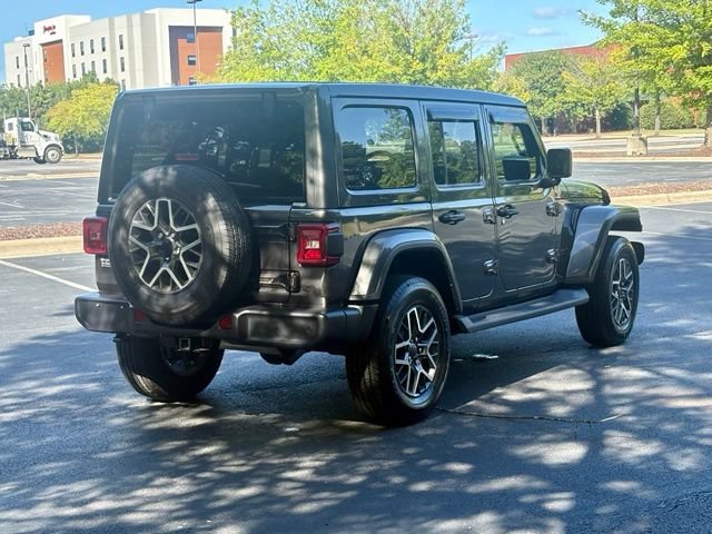 Used 2025 Jeep Wrangler Unlimited Sahara AWD/4WD image 8