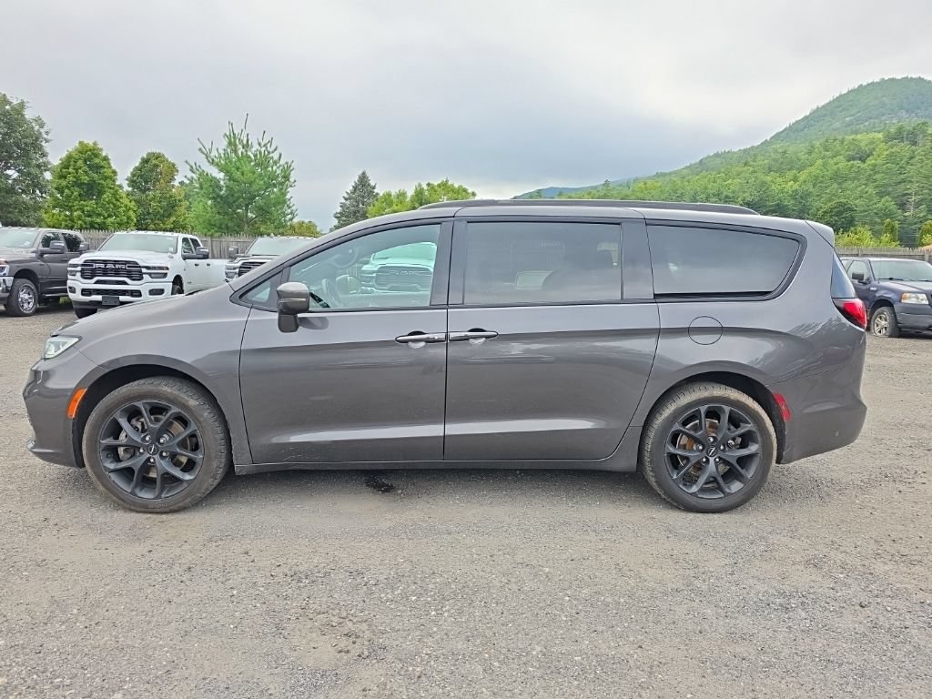 Used 2021 Chrysler Pacifica Touring w/ Cold Weather Group AWD/4WD image 8