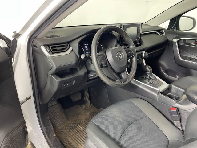 Used 2022 Toyota RAV4 LE AWD/4WD image 3