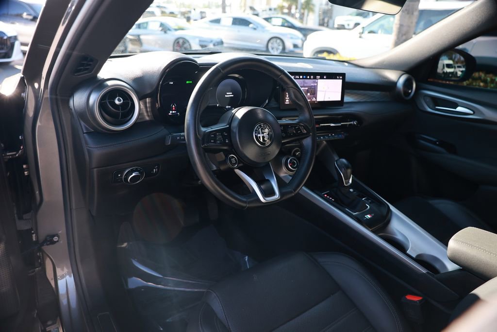Used 2024 Alfa Romeo Tonale Ti w/ Premium Interior Package AWD/4WD image 15