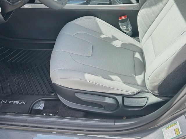 New 2026 Hyundai Elantra SEL Sport FWD image 19
