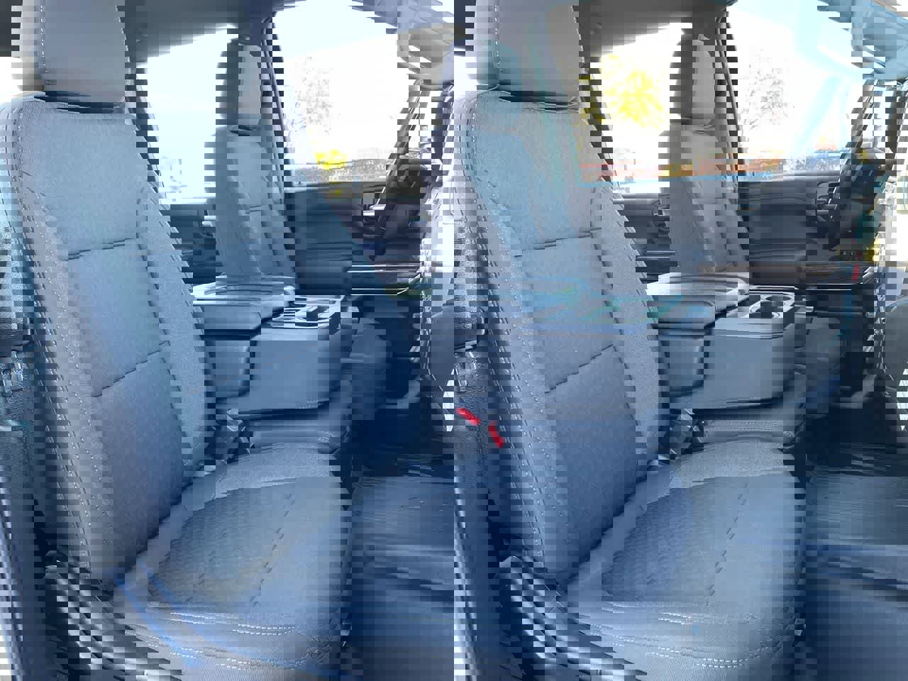 Used 2022 GMC Sierra 2500 SLE w/ SLE Value Package; image 14