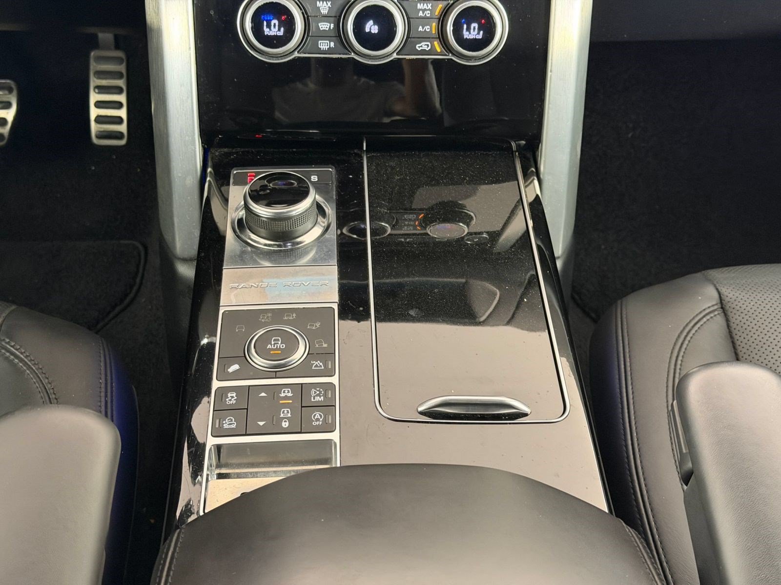 Used 2017 Land Rover Range Rover Supercharged AWD/4WD image 15