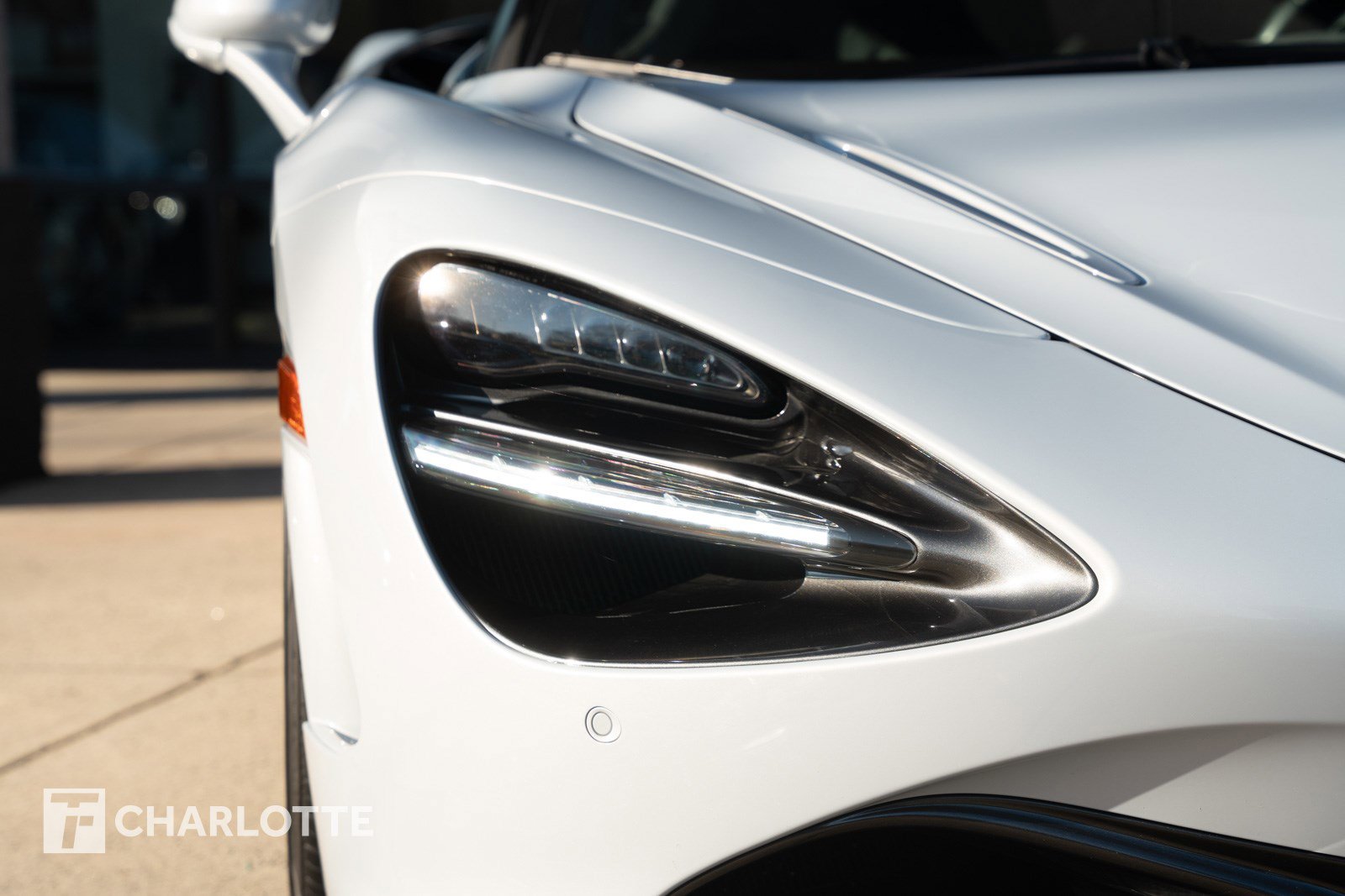 Used 2020 McLaren 720S Spider image 4
