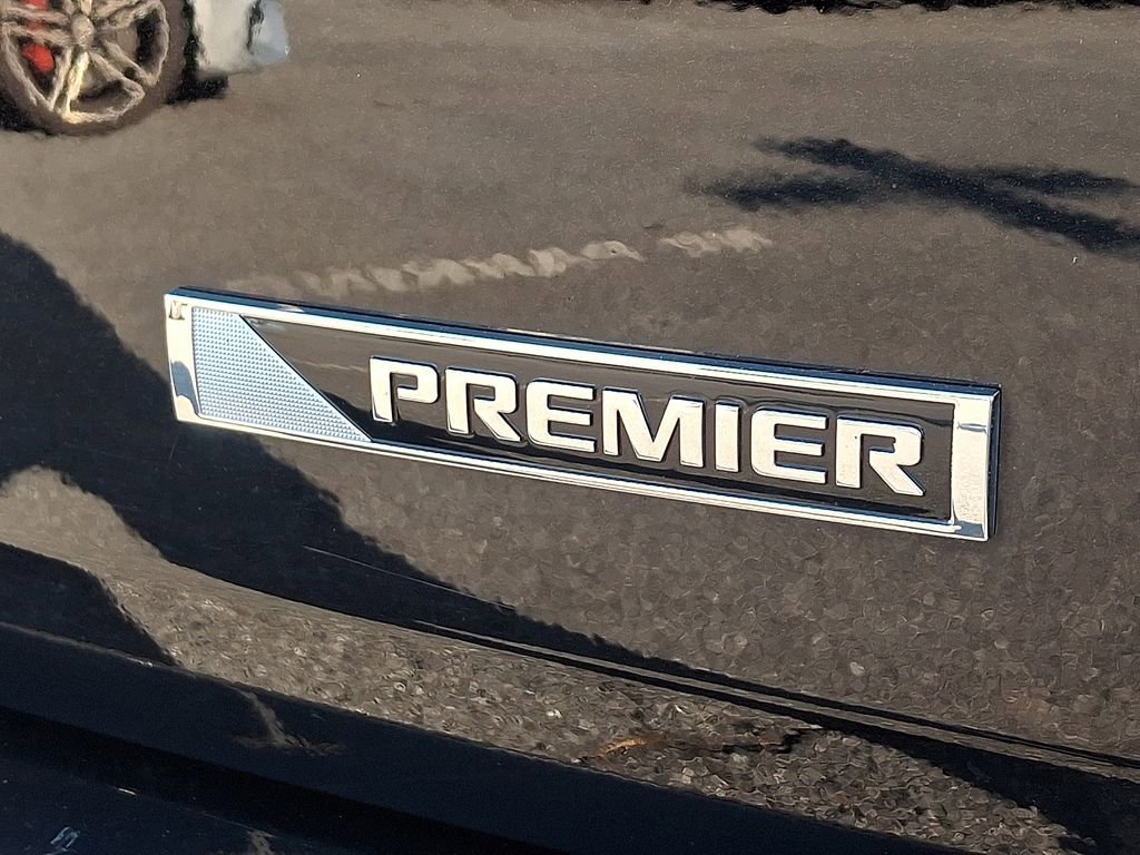 Used 2018 Chevrolet Traverse Premier image 36