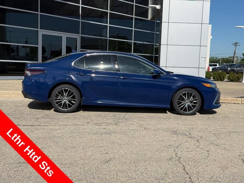 Used 2024 Toyota Camry XLE FWD image 2