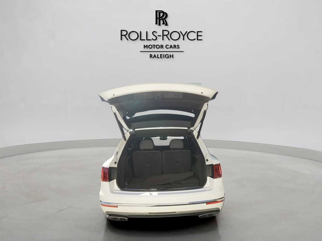 Used 2018 Bentley Bentayga image 8