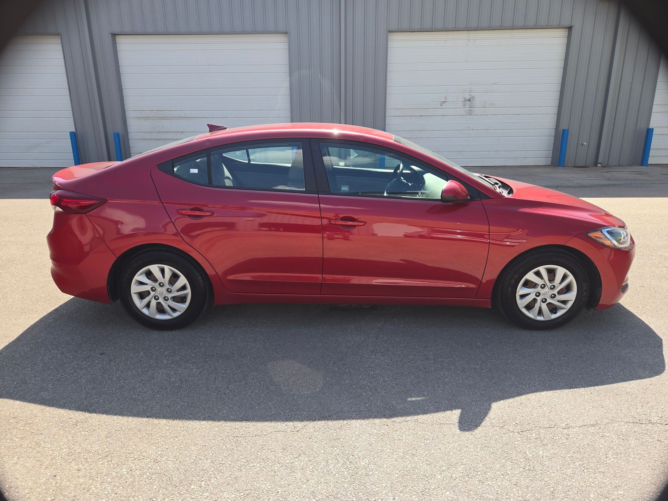 Used 2018 Hyundai Elantra SE w/ SE Connectivity Package 04 FWD image 2