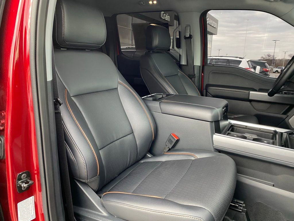 Used 2025 Ford F250 Lariat w/ Chrome Package image 29