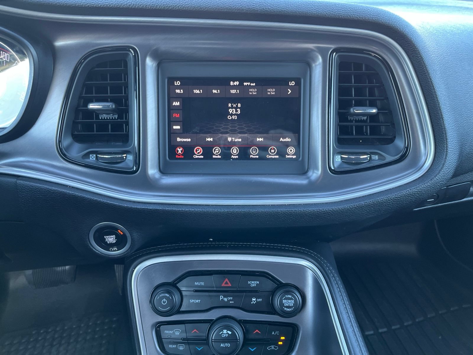 Used 2020 Dodge Challenger R/T RWD image 10