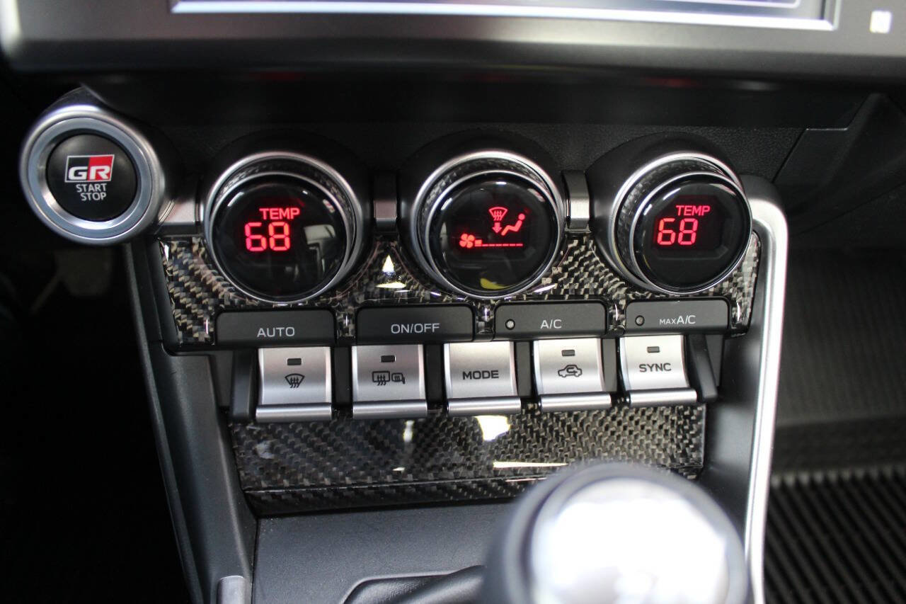 Used 2023 Toyota GR86 RWD image 15