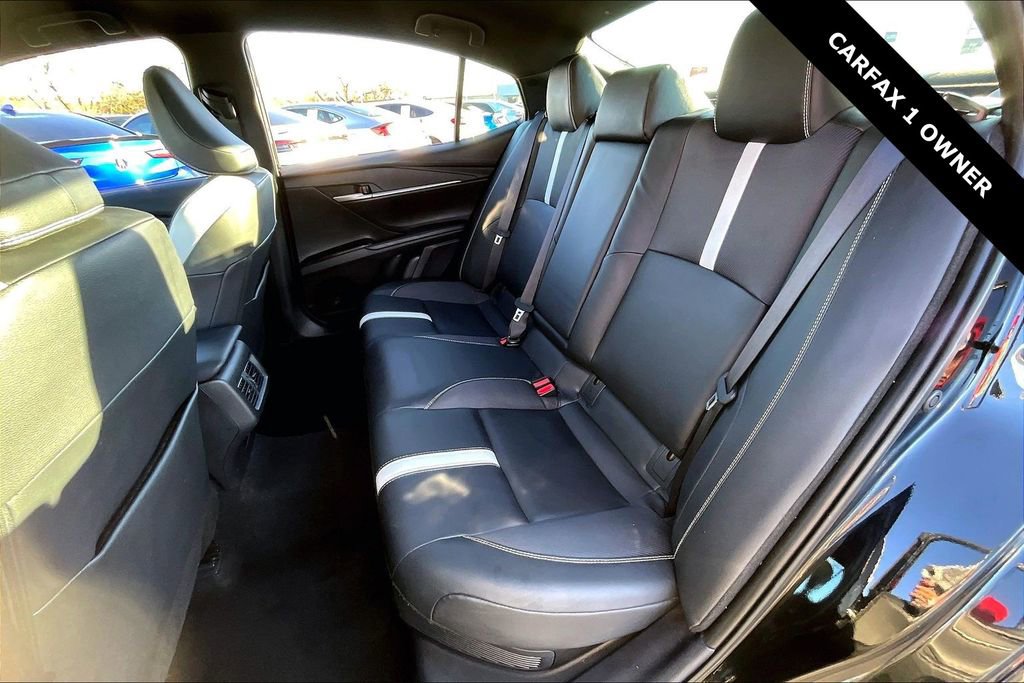 Used 2025 Toyota Camry SE image 21