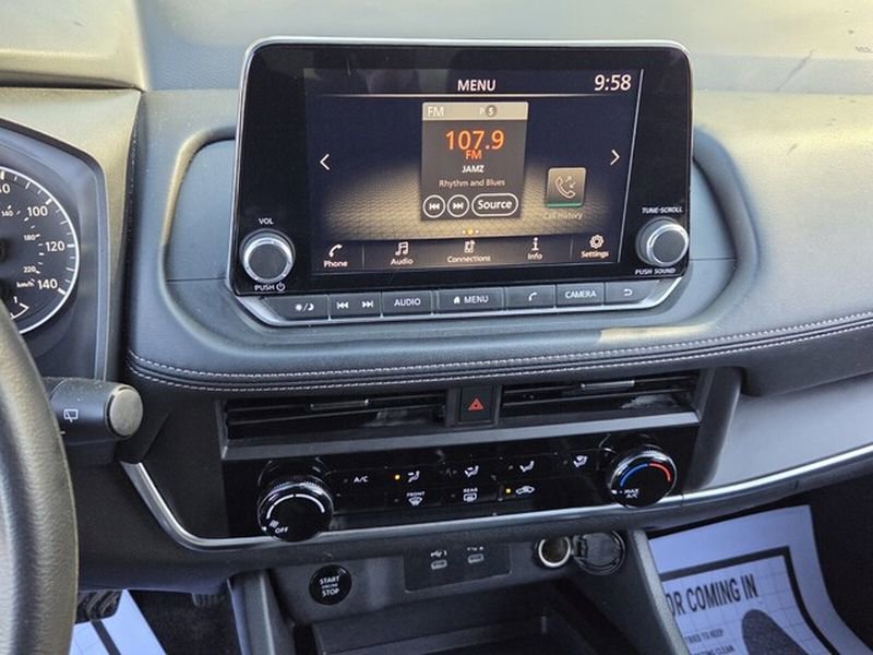 Used 2024 Nissan Rogue S image 18