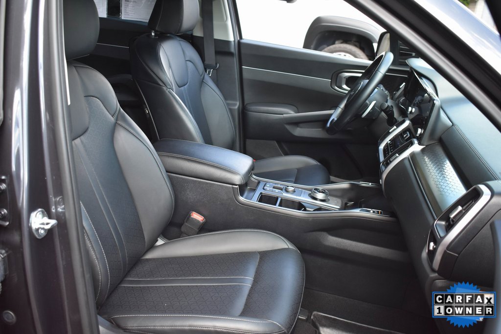 Used 2023 Kia Sorento EX image 25