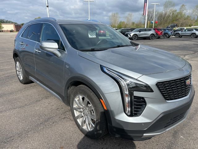 Used 2023 Cadillac XT4 Premium Luxury w/ Cold Weather Package AWD/4WD image 3