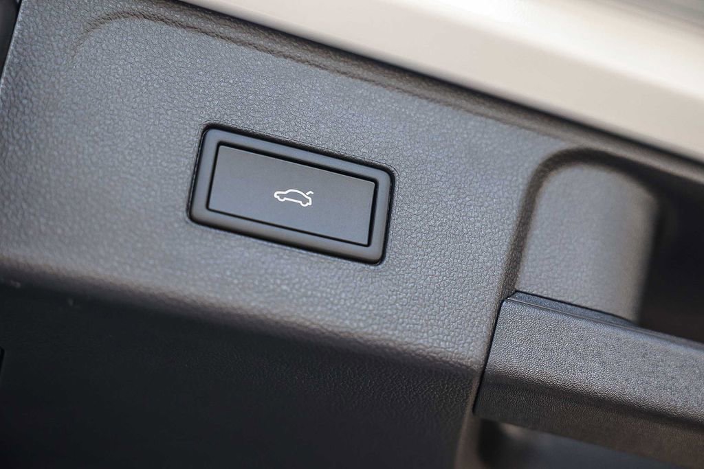 New 2026 Volkswagen Atlas SE image 39