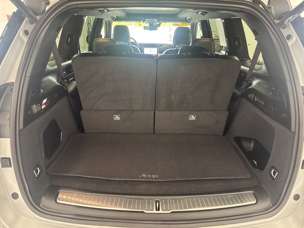 Used 2023 Jeep Grand Cherokee L Summit w/ Advanced Protech Group IV image 13