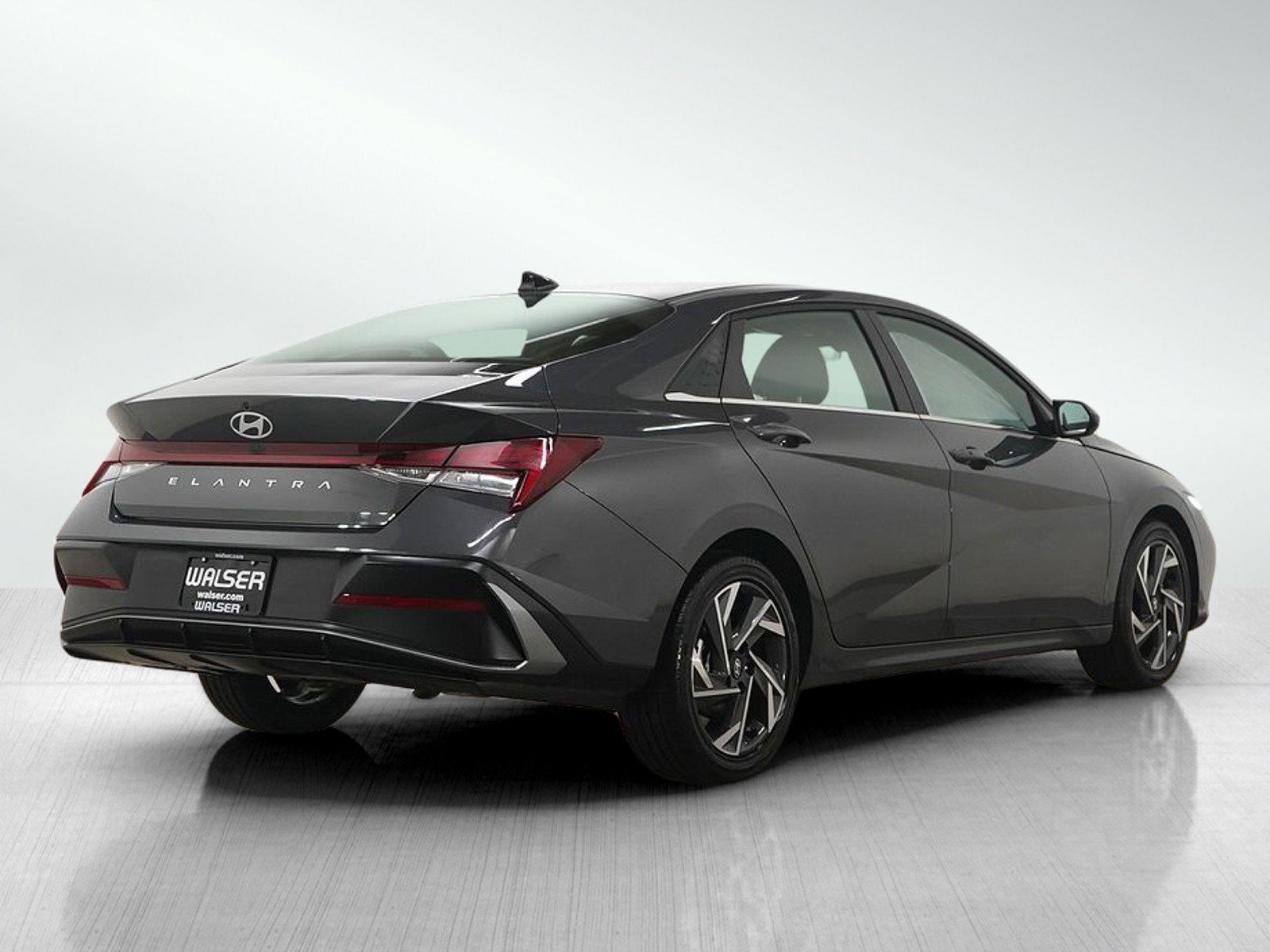 Used 2025 Hyundai Elantra SEL image 5