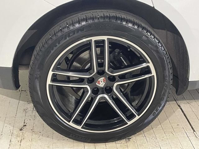 Certified 2020 Porsche Macan AWD/4WD image 16