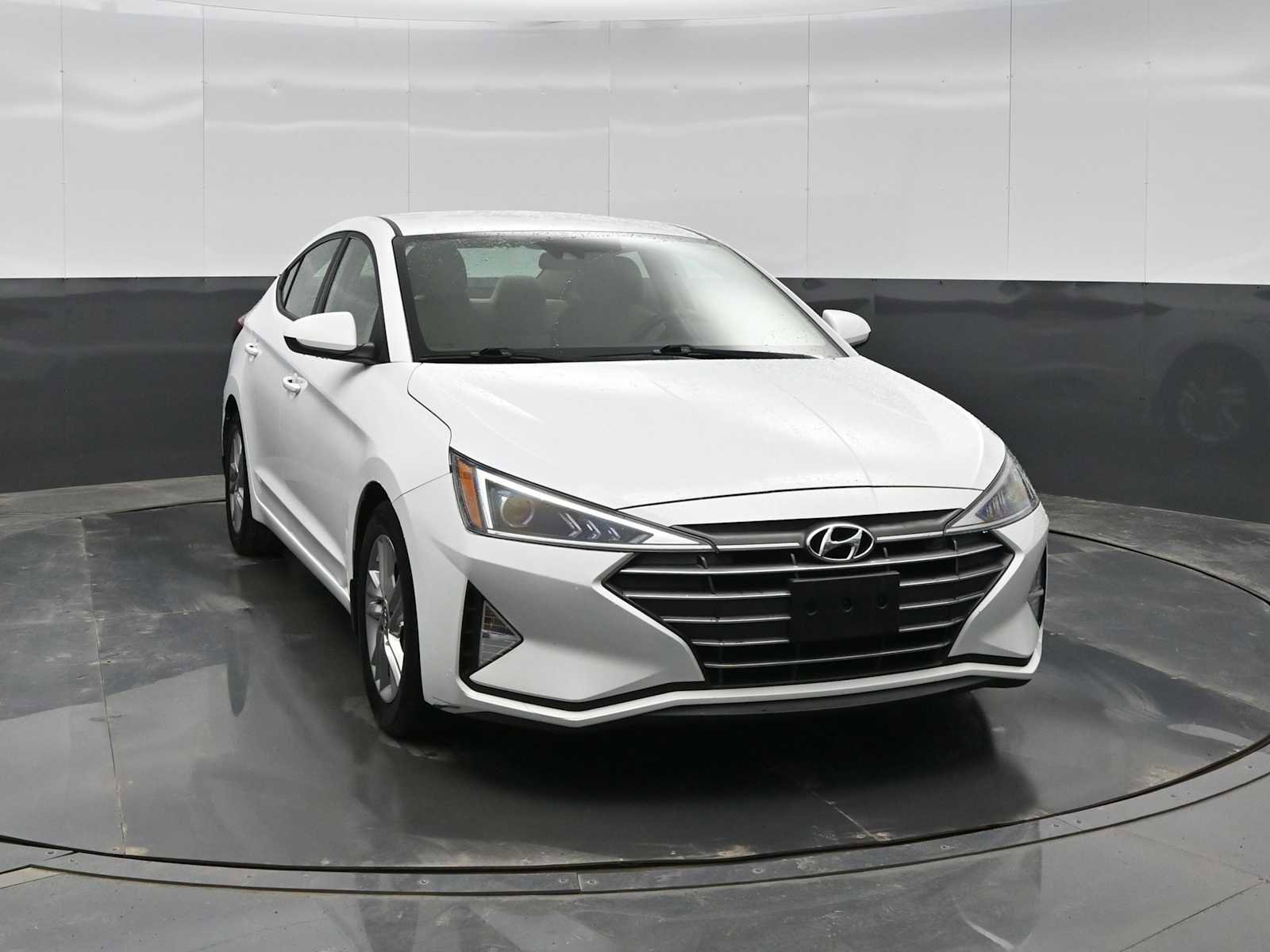 Used 2020 Hyundai Elantra SEL image 2