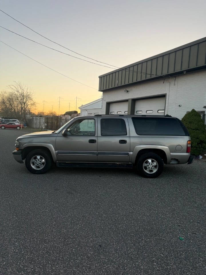 Used 2003 Chevrolet Suburban LS image 3