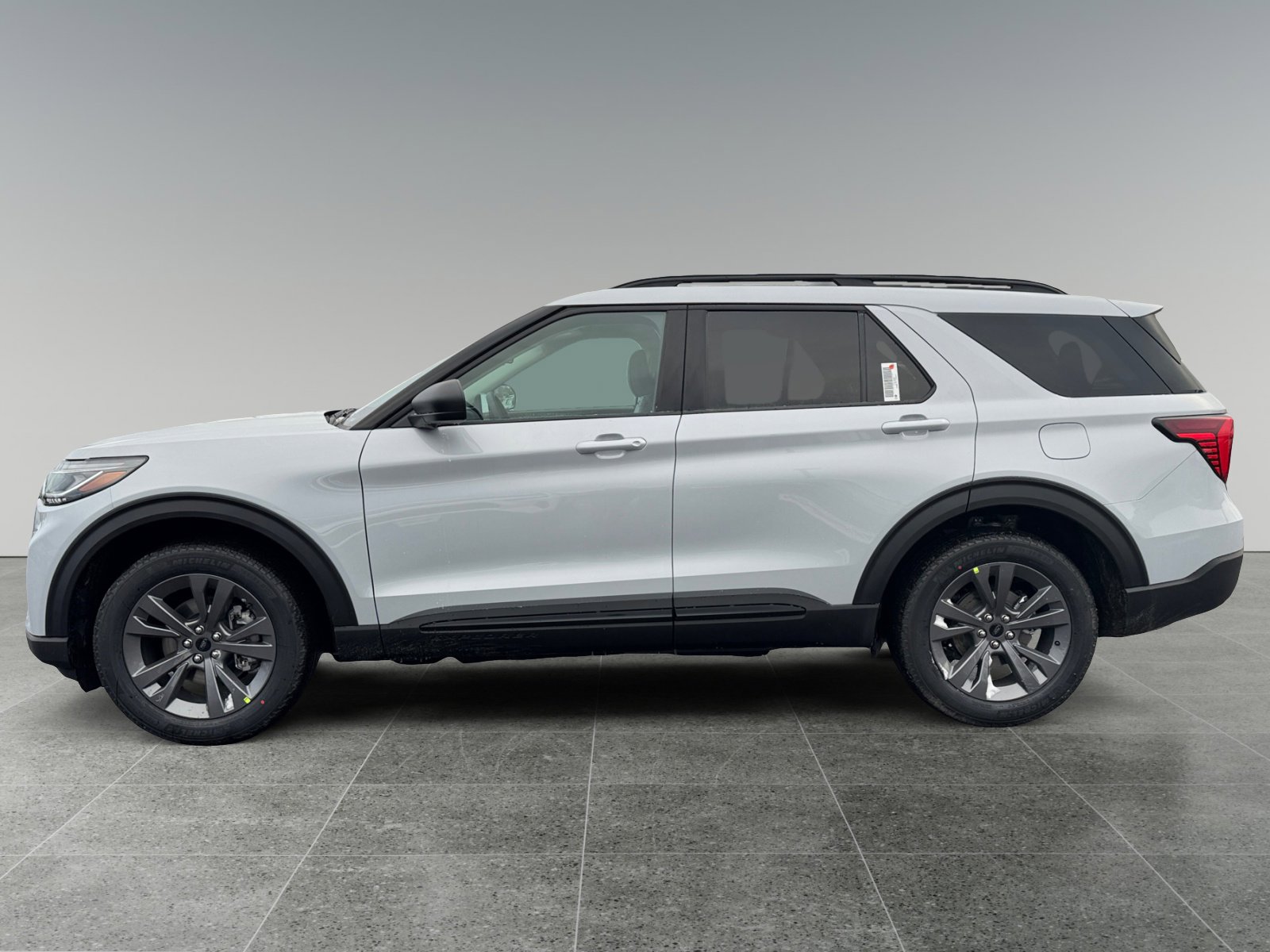 New 2026 Ford Explorer Active w/ Active Comfort Package AWD/4WD image 2