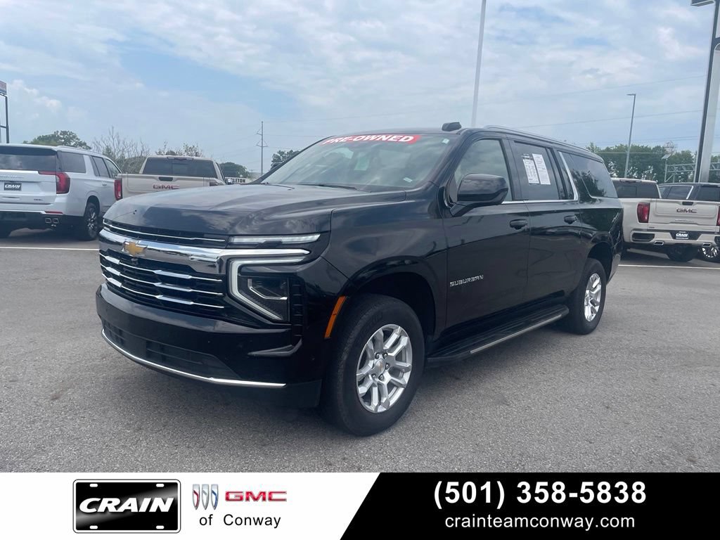 Used 2025 Chevrolet Suburban LT RWD image 1
