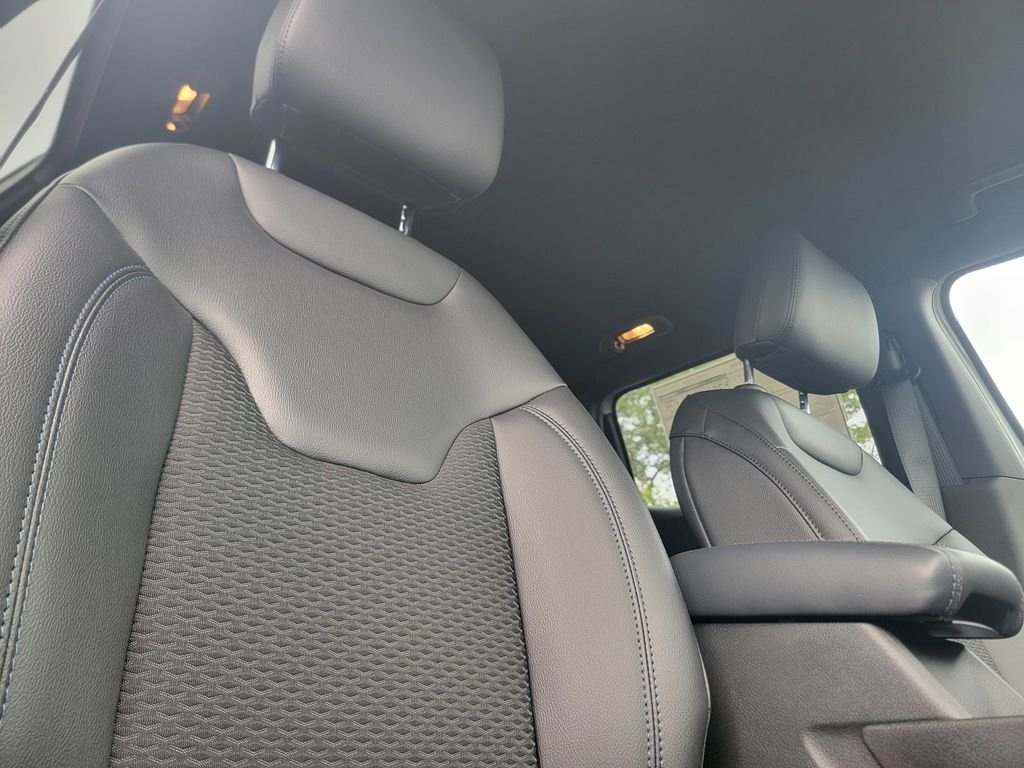 New 2026 Jeep Compass Latitude image 14