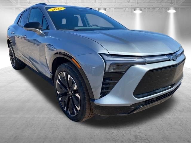 Used 2025 Chevrolet Blazer EV RS AWD/4WD image 2