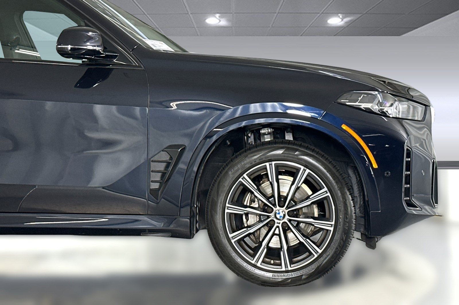 Used 2024 BMW X5 sDrive40i w/ M Sport Package RWD image 36