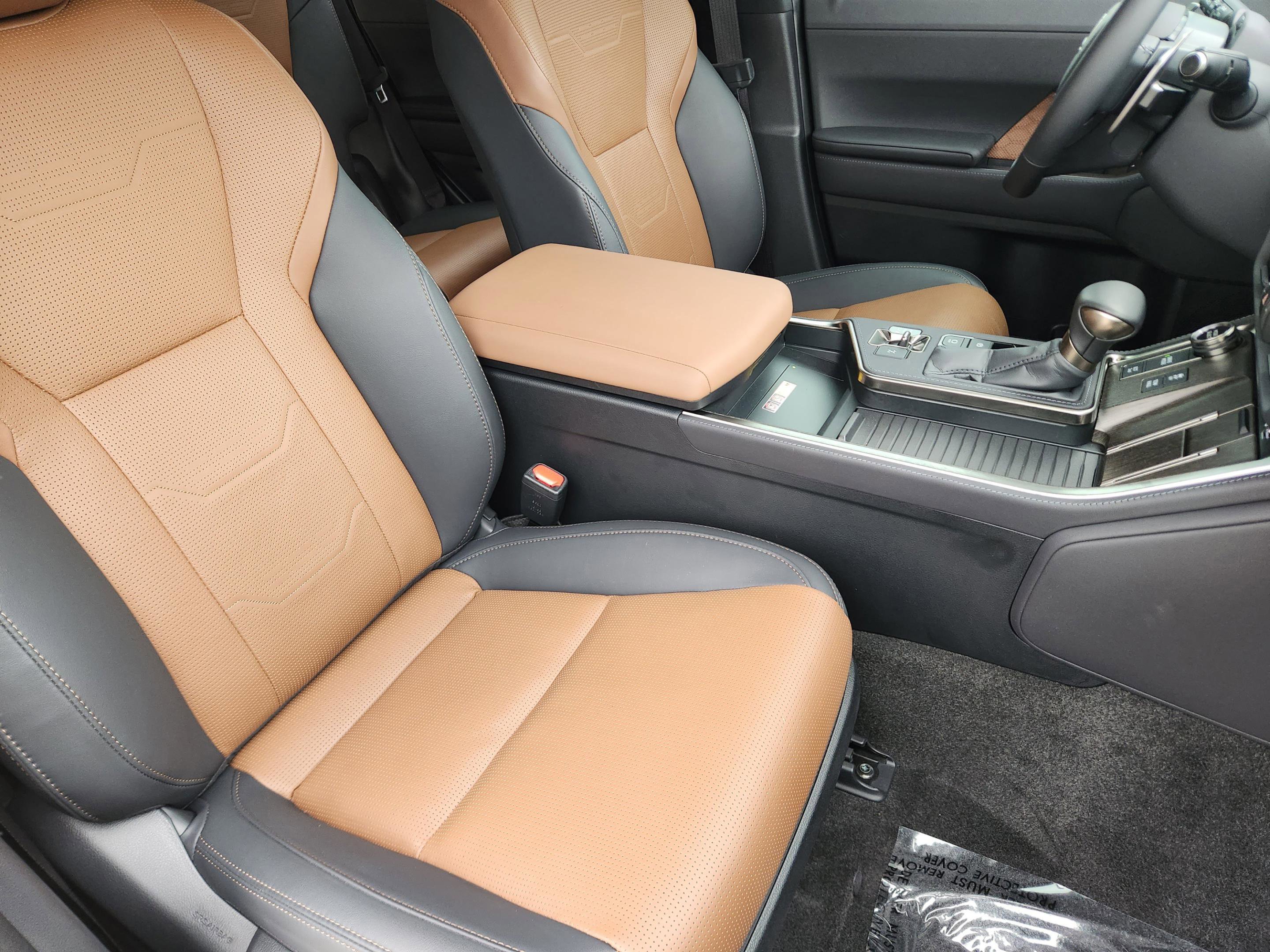 Used 2025 Lexus GX 550 w/ Accessory Package (Z1) AWD/4WD image 6