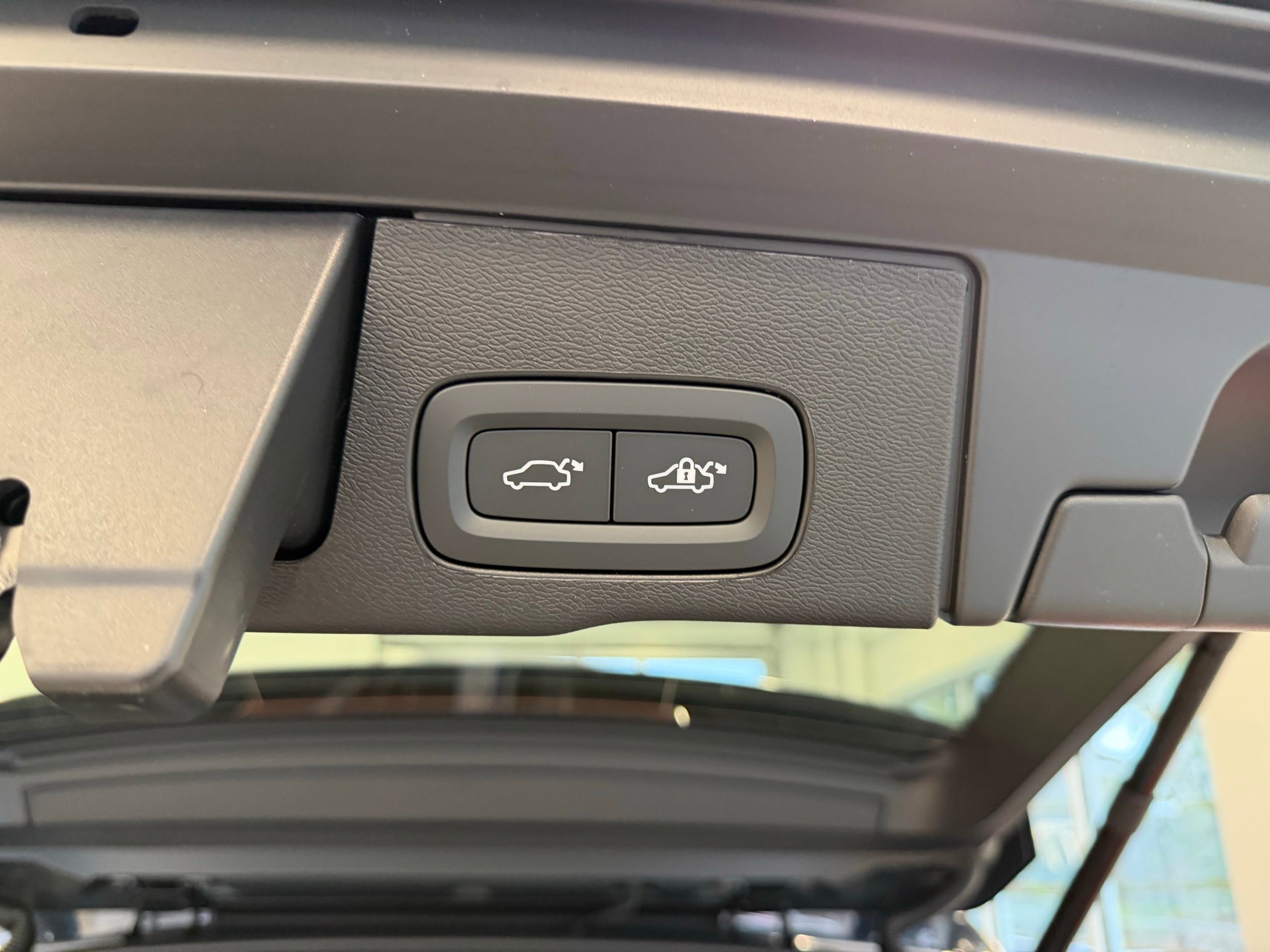New 2026 Volvo XC60 B5 Ultra w/ Protection Package Premier AWD/4WD image 28
