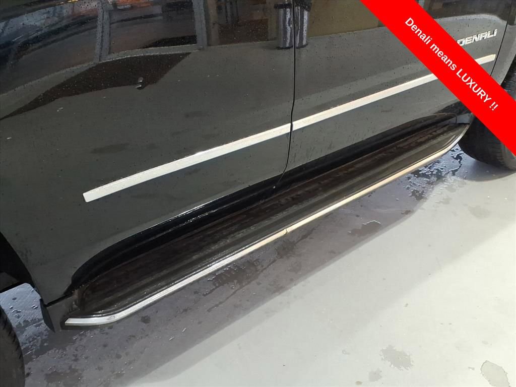 Used 2018 GMC Yukon Denali image 10