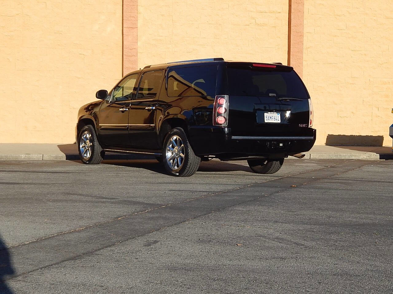 Used 2007 GMC Yukon XL Denali AWD/4WD image 4