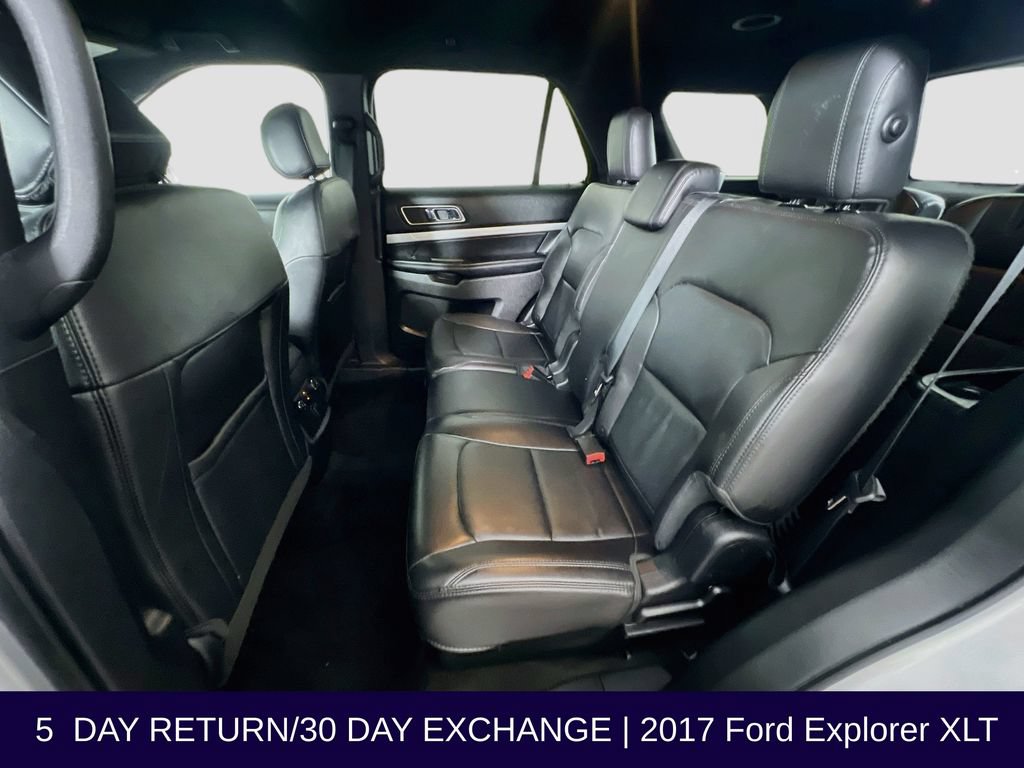 Used 2017 Ford Explorer XLT w/ Equipment Group 202A AWD/4WD image 26