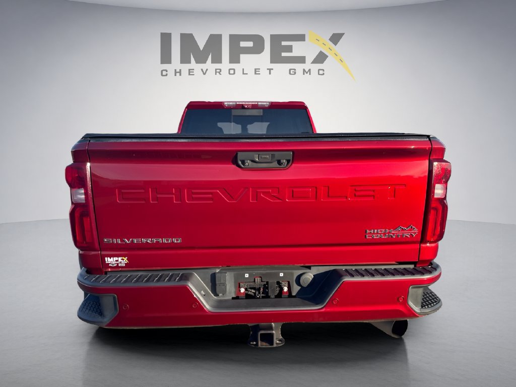 Used 2023 Chevrolet Silverado 3500 High Country w/ Technology Package AWD/4WD image 4