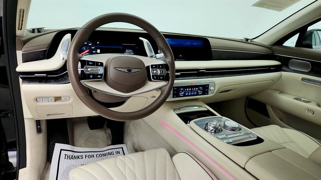 Used 2025 Genesis G90 3.5T AWD/4WD image 13