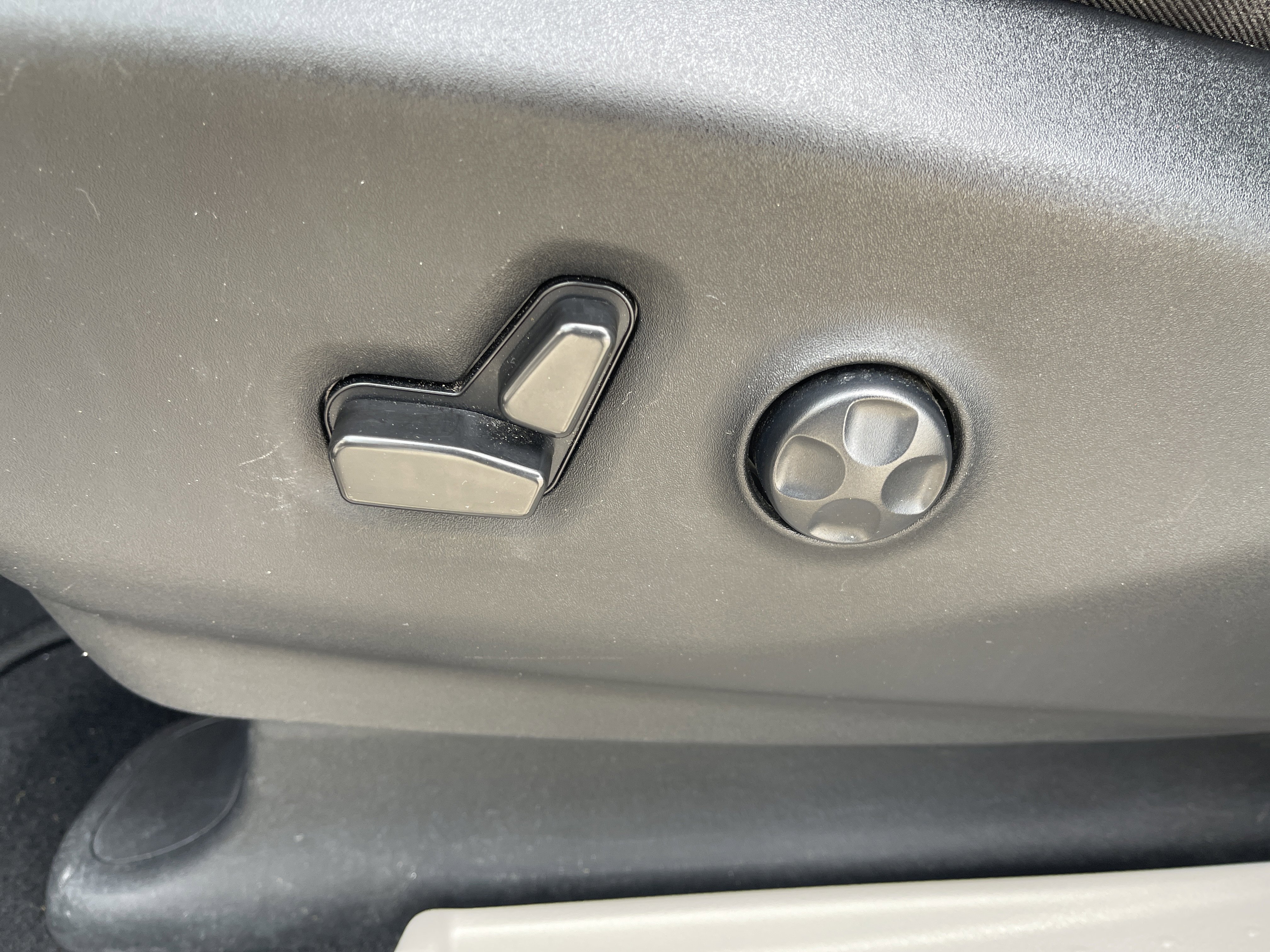 Used 2022 Chrysler Pacifica Touring-L image 34