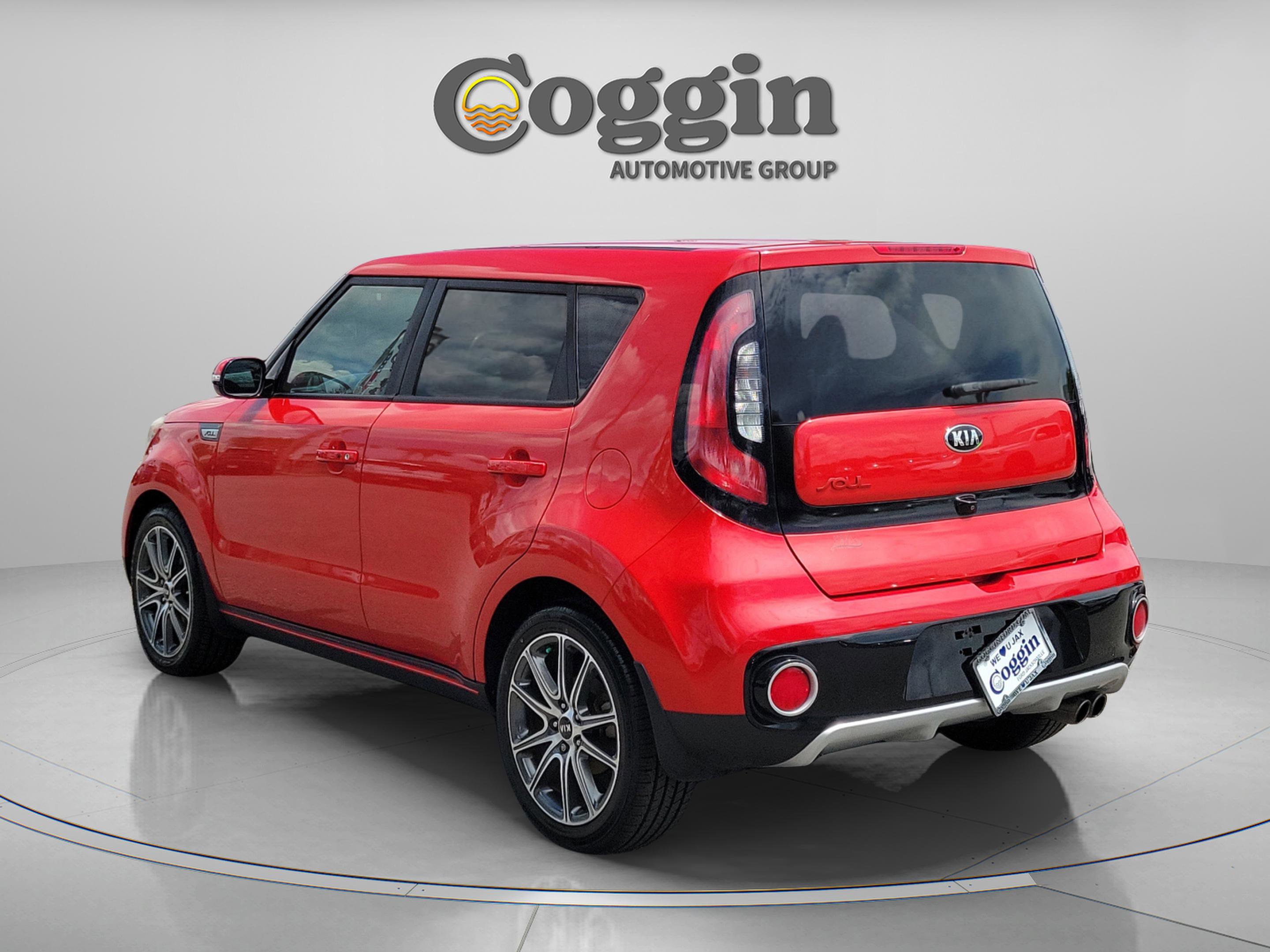 Used 2018 Kia Soul ! image 2