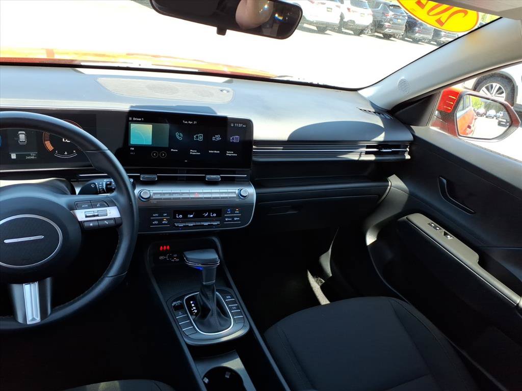 Used 2025 Hyundai Kona SEL AWD/4WD image 7
