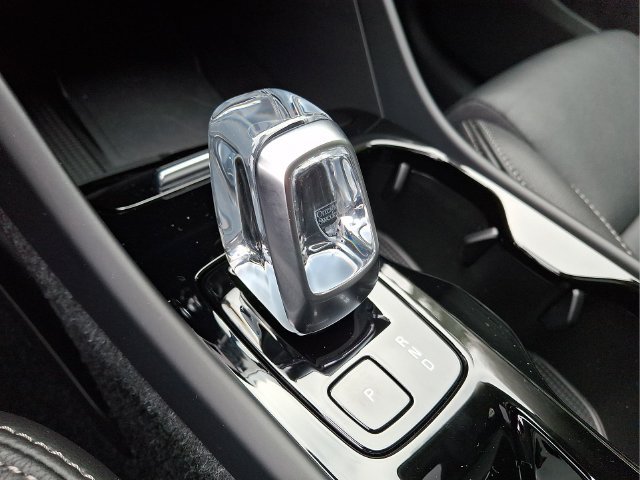 New 2025 Volvo XC40 B5 Ultra w/ Climate Package AWD/4WD image 6