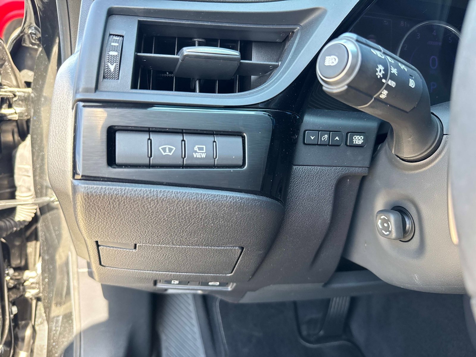 Used 2022 Lexus ES 350 Ultra Luxury w/ Accessory Package 2 image 31