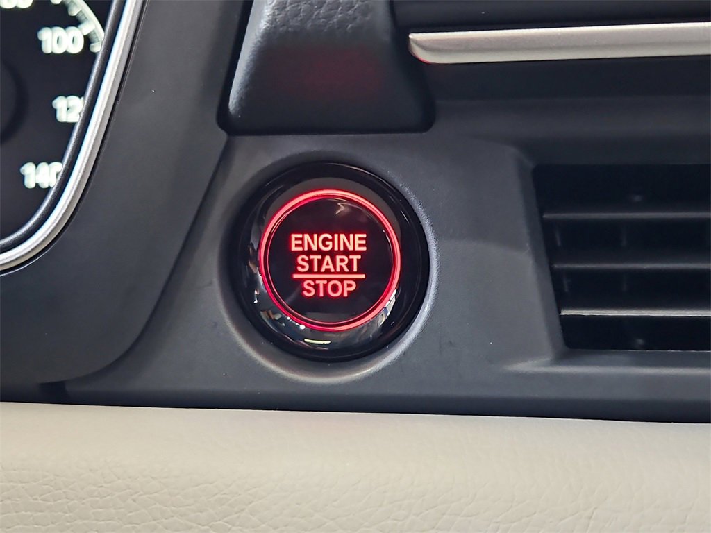 New 2025 Honda Pilot Touring image 15