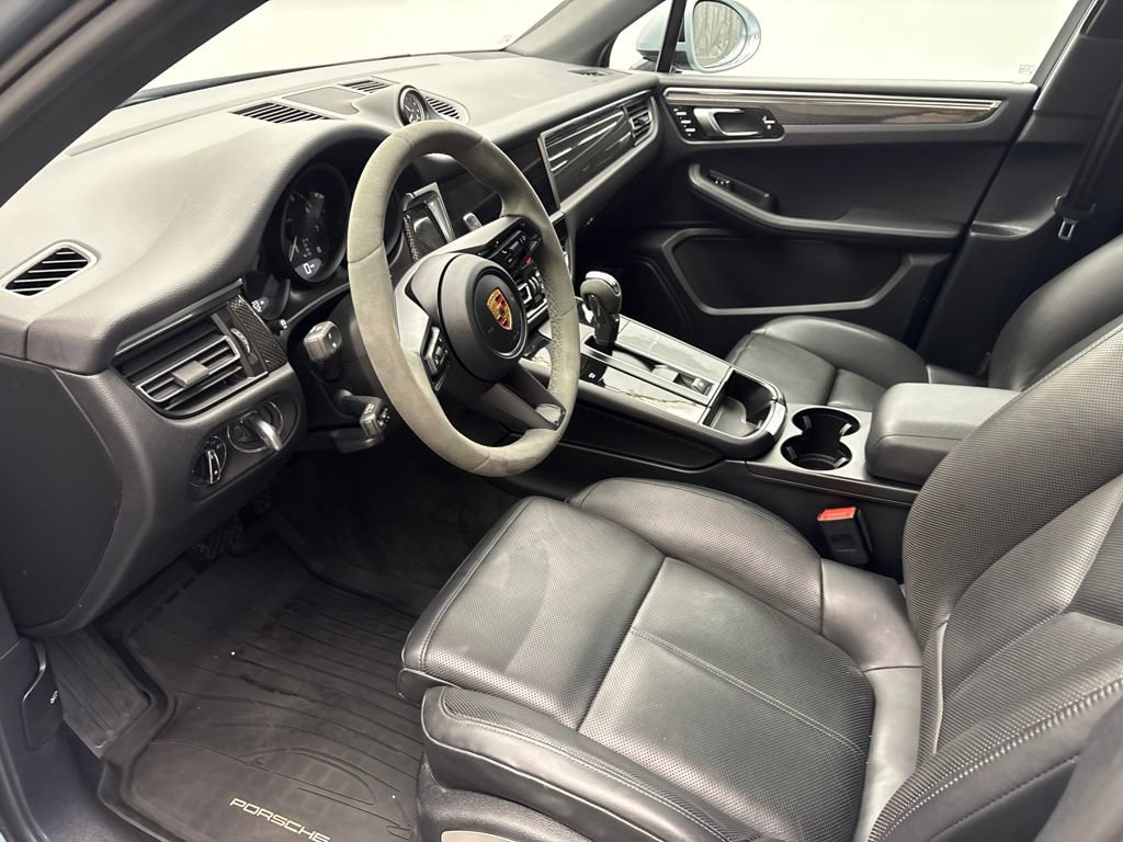 Certified 2023 Porsche Macan AWD/4WD image 5