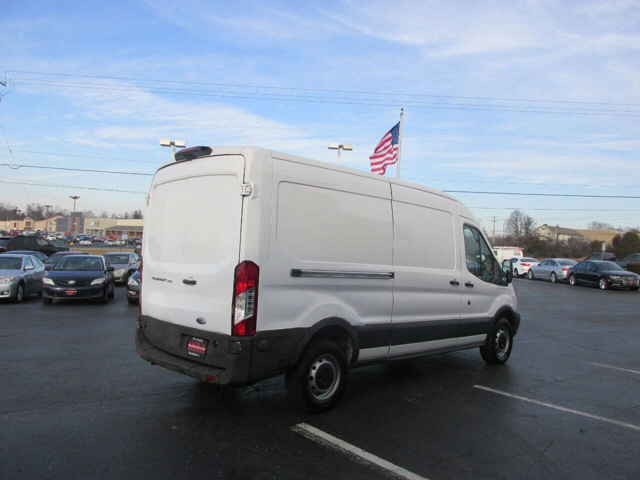 Used 2018 Ford Transit 250 148 Medium Roof image 7