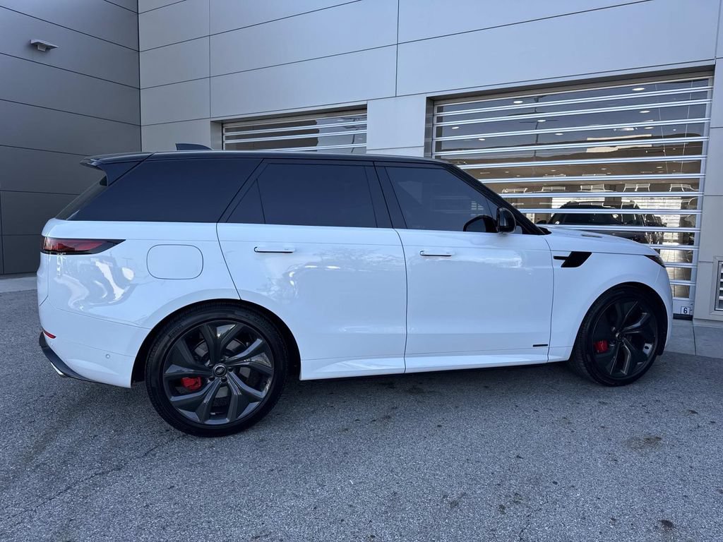Used 2025 Land Rover Range Rover Sport Autobiography AWD/4WD image 8