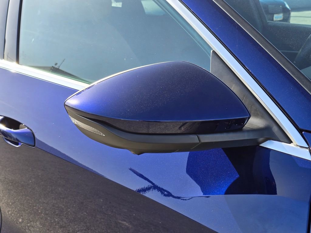 Used 2023 Audi e-tron Premium Plus w/ Premium Plus Package image 31