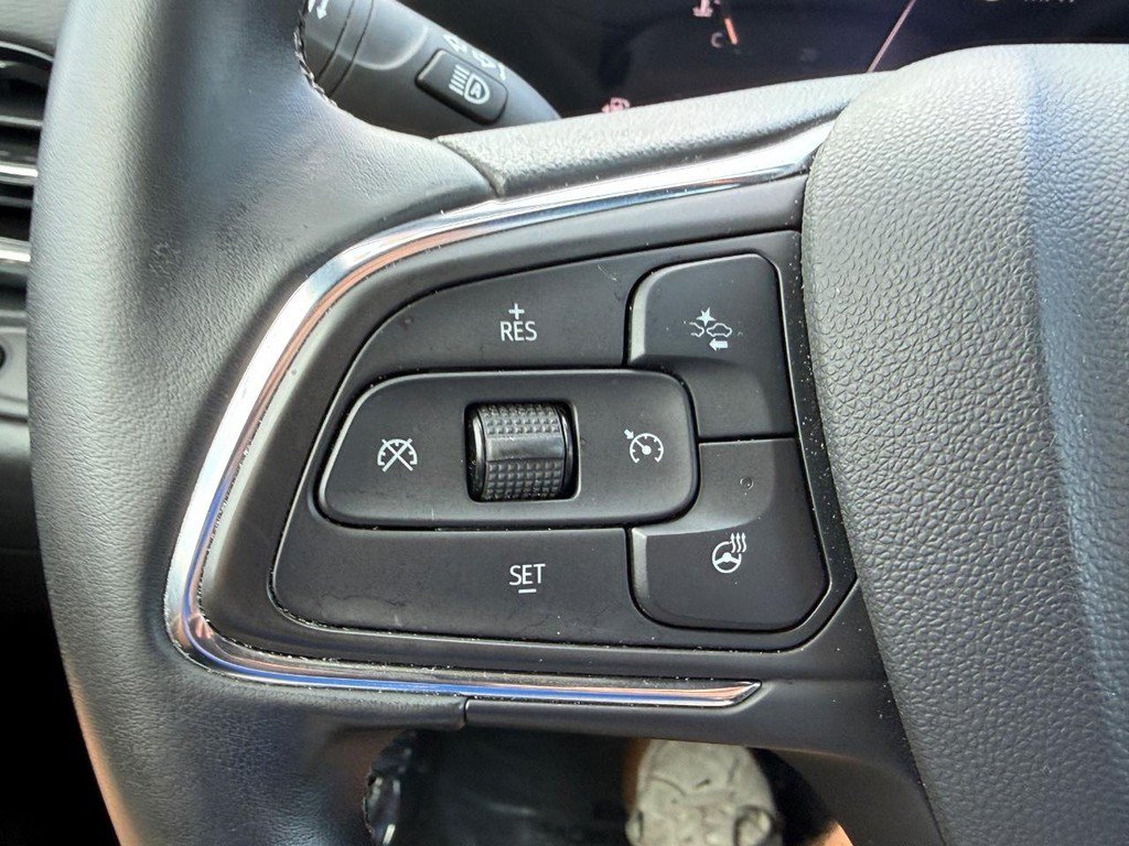 Used 2025 Buick Envista Sport Touring w/ Convenience I Package FWD image 17