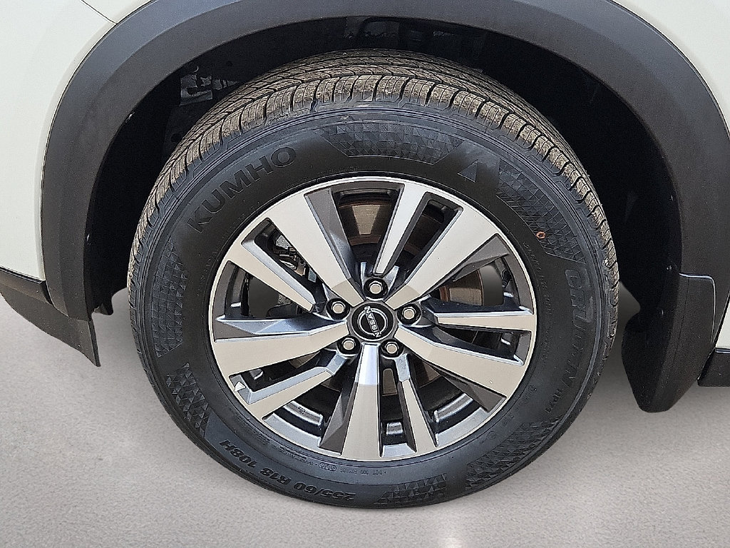 Used 2024 Nissan Pathfinder SL FWD image 13